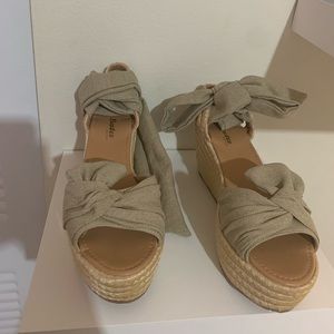 Beige espadrilles wedges